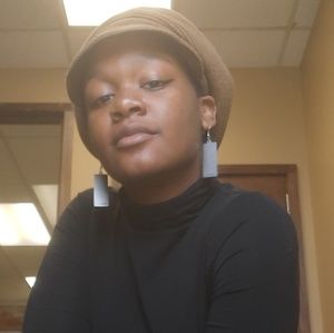 Meet your Posher, Desiree